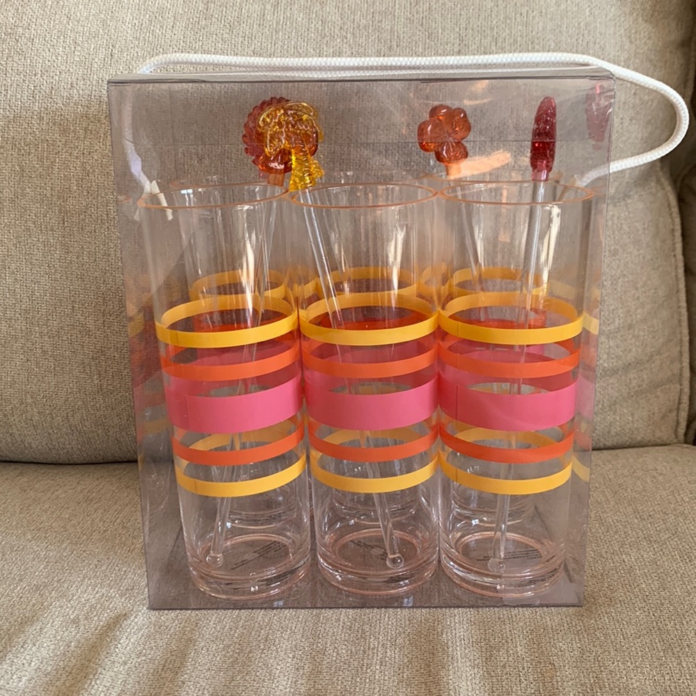 NWT set of 6 plastic 8 inch drink ware with stirrers